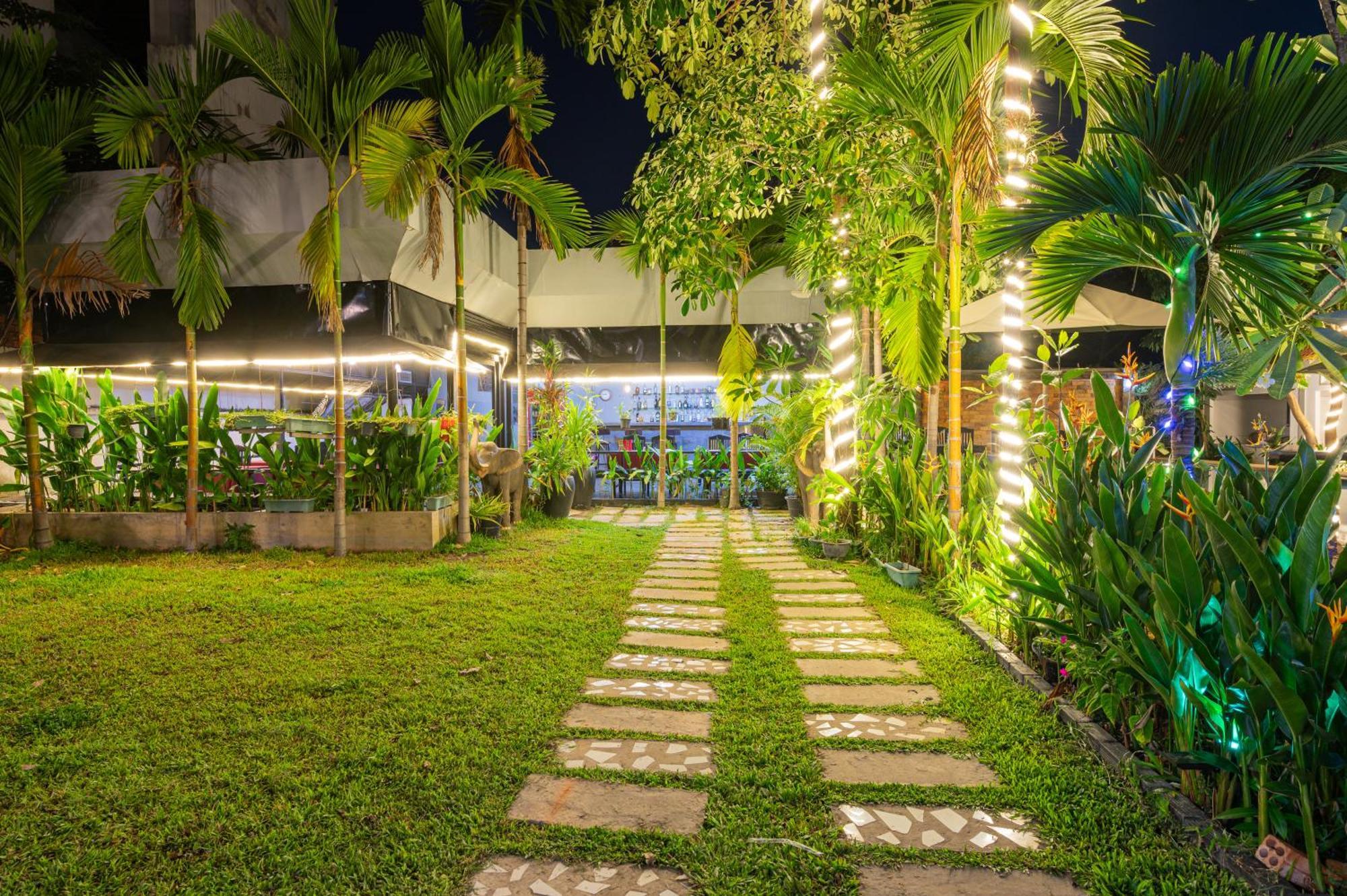 Damnak Soksan Hotel Siem Reap Buitenkant foto