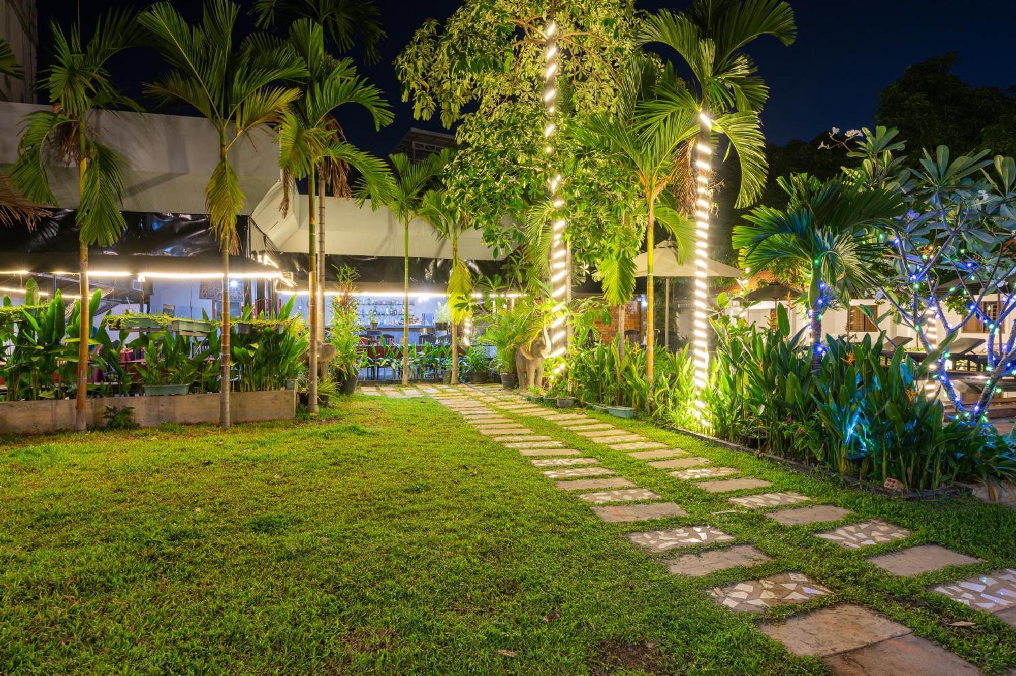 Damnak Soksan Hotel Siem Reap Buitenkant foto