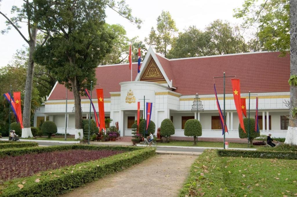 Damnak Soksan Hotel Siem Reap Buitenkant foto