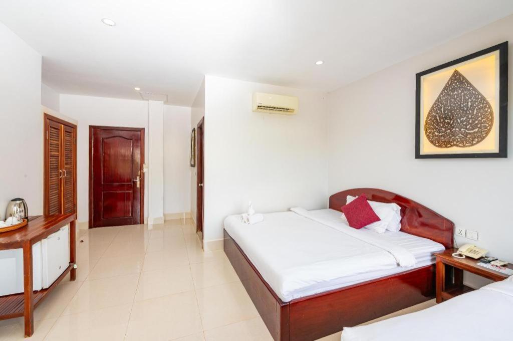 Damnak Soksan Hotel Siem Reap Buitenkant foto