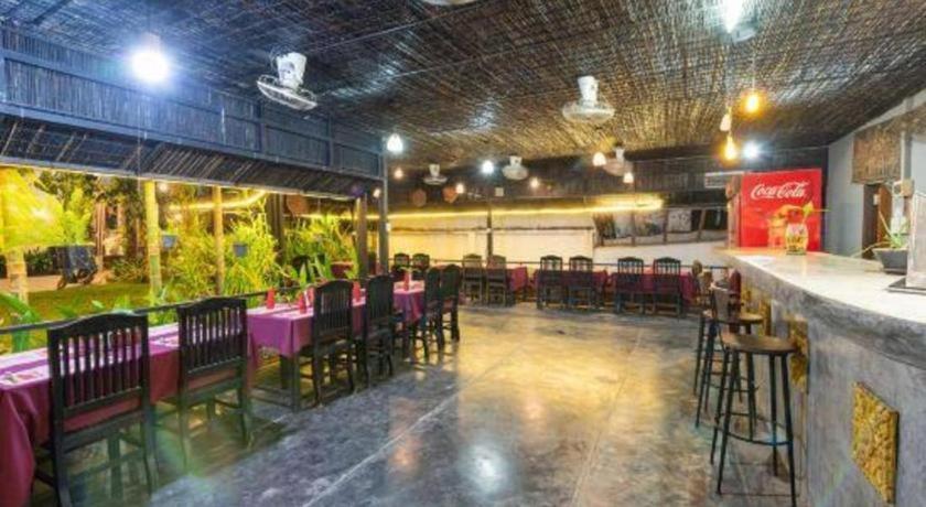 Damnak Soksan Hotel Siem Reap Buitenkant foto